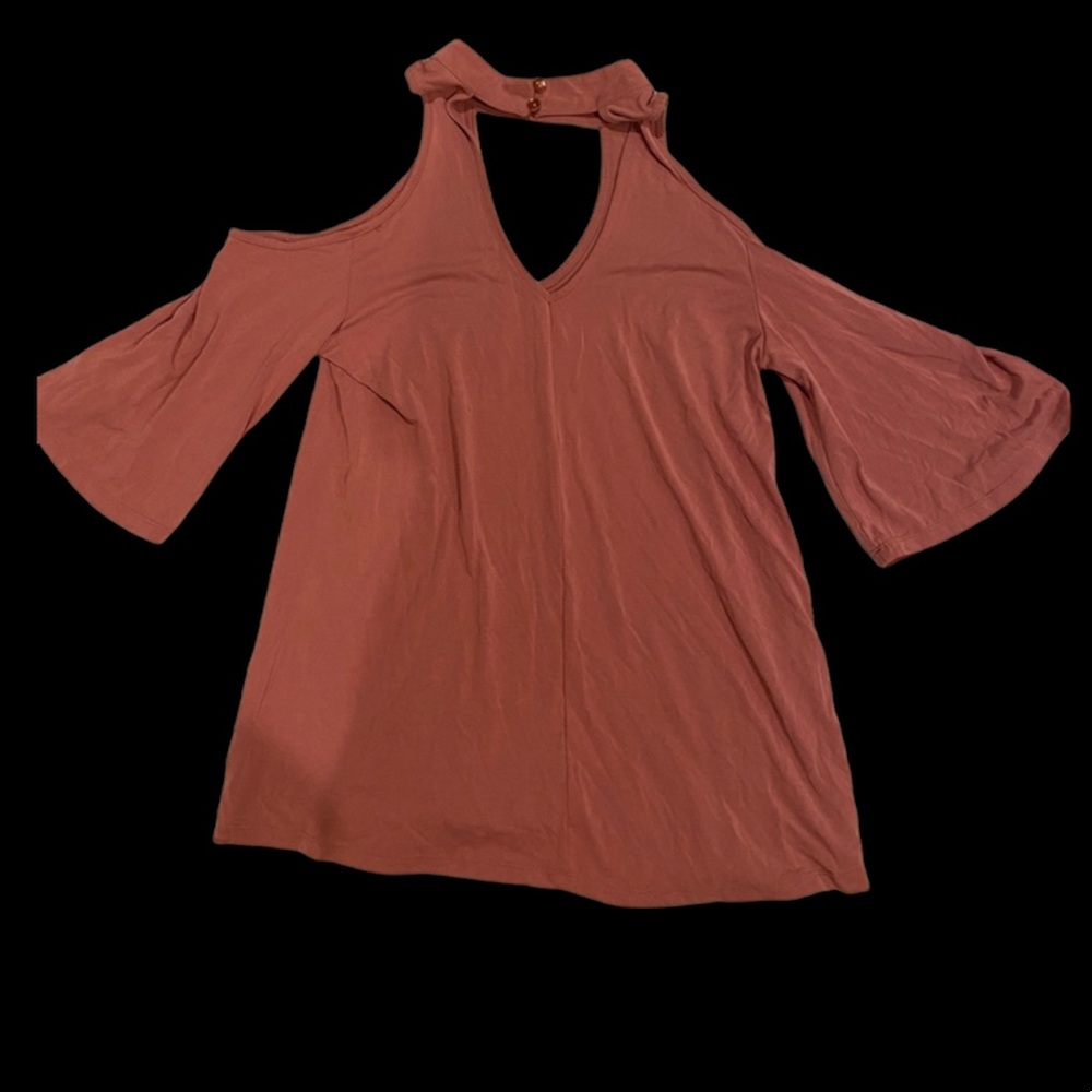 Francesca’s Off-Shoulder Blouse - Picture 2 of 6